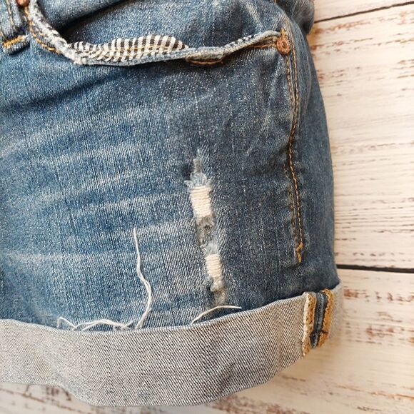 Woman's Distressed Cut Off Jeans Size 7 Shorts - Picture 5 of 16